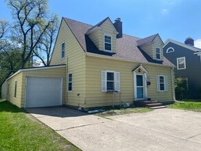 Building Photo - 5 bed 1.5 Bath Single Family Home! Near NDSU!