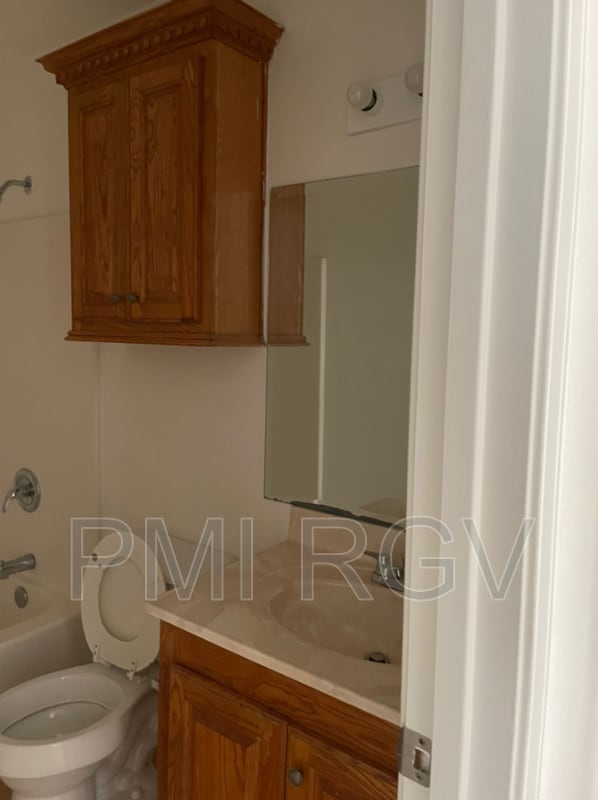 Building Photo - 1503 E Coyote St