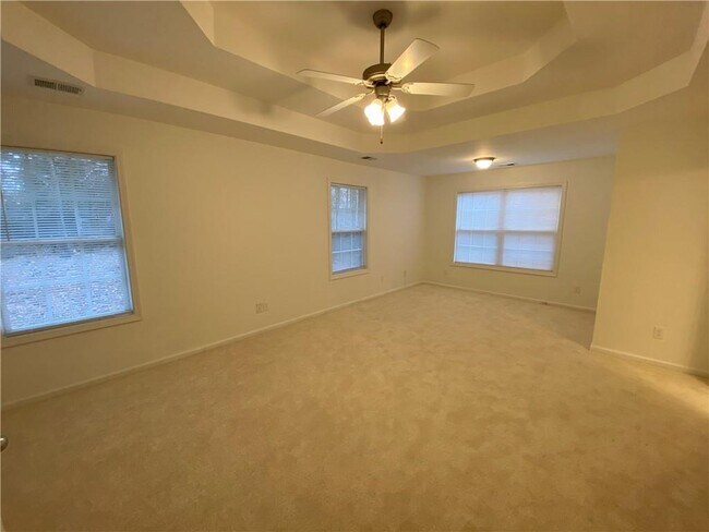 Building Photo - 1551 Park Knoll Trail NE