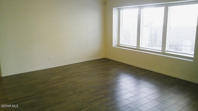 Building Photo - 653 Paseo Dulce Ave