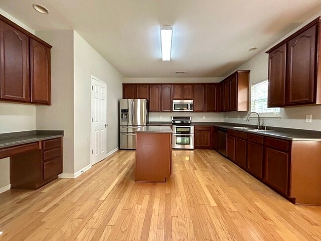 Building Photo - 5915 Parkstone Drive
