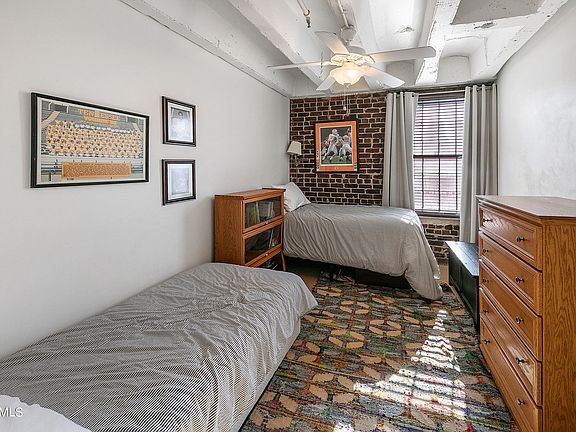 Building Photo - 535 Locust St