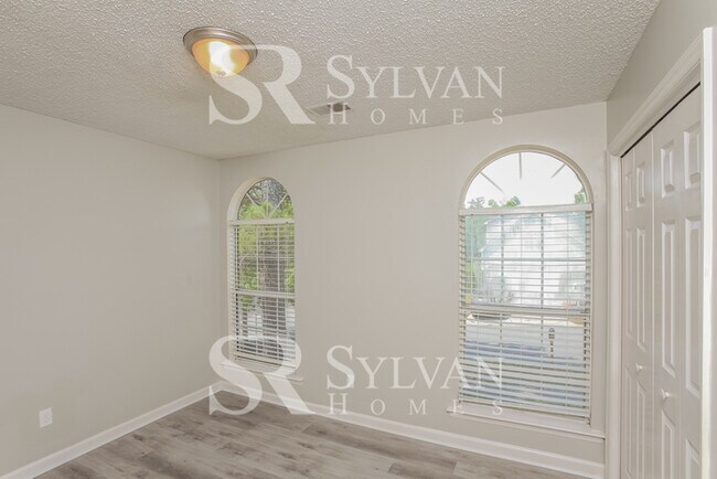 Building Photo - 5 Wheatstone