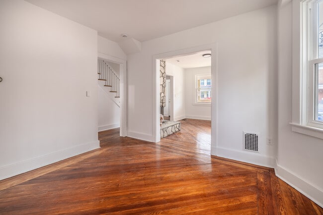 Building Photo - 400 East Ave