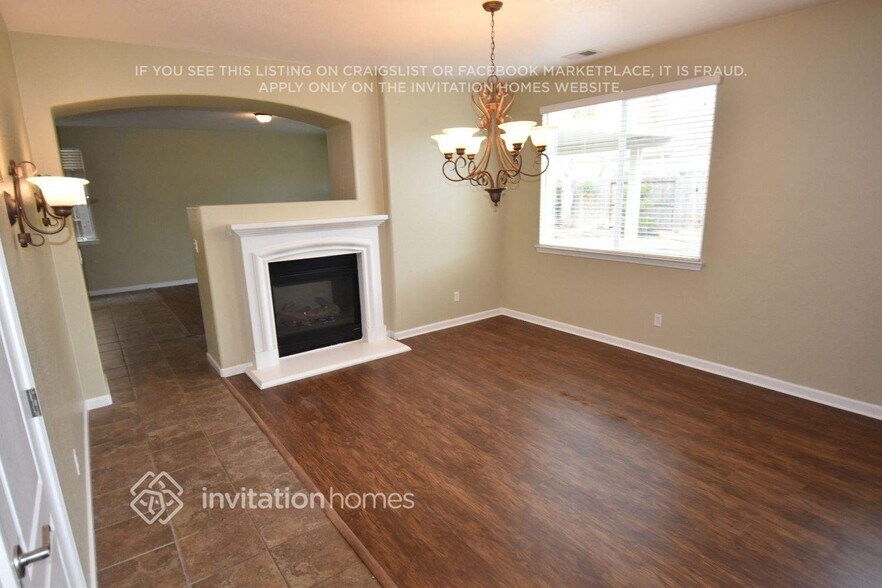 Building Photo - 2041 Waterville Dr