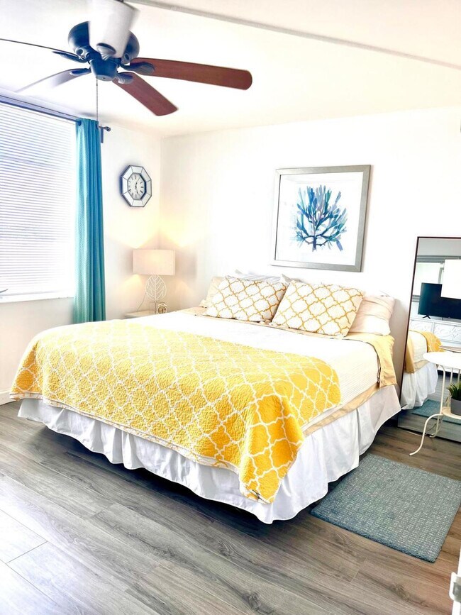 Building Photo - 305 N Pompano Beach Blvd