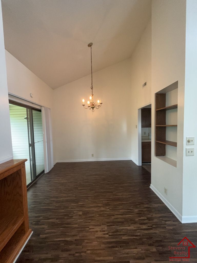 Building Photo - 409 Oriole Dr