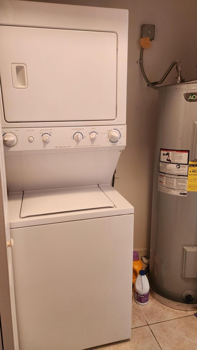 Building Photo - 4220 Gator Trace Ave