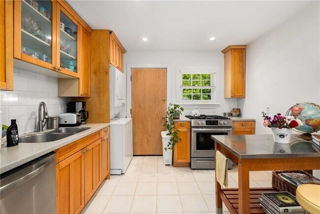 Building Photo - 866 Briarcliff Rd NE