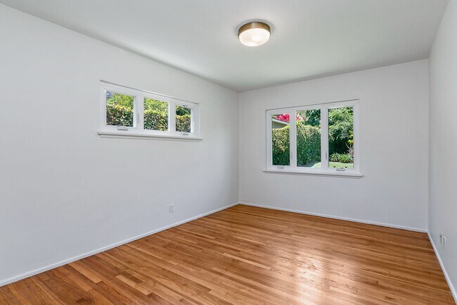 Building Photo - Now Available | Beautiful 3-Bedroom Home in Prime Pasadena