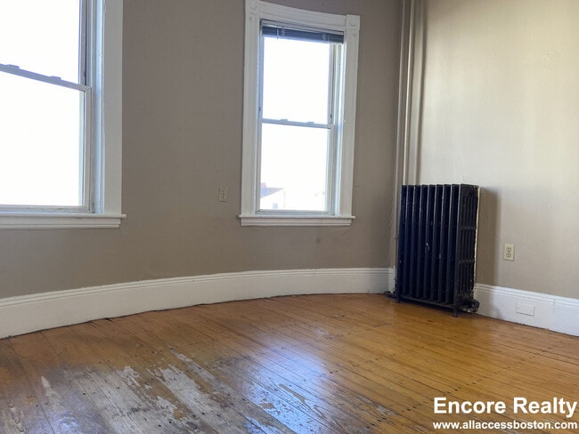 Building Photo - 8-8 Sunset St