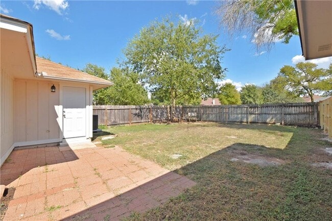 Building Photo - 16813 Whitebrush Loop