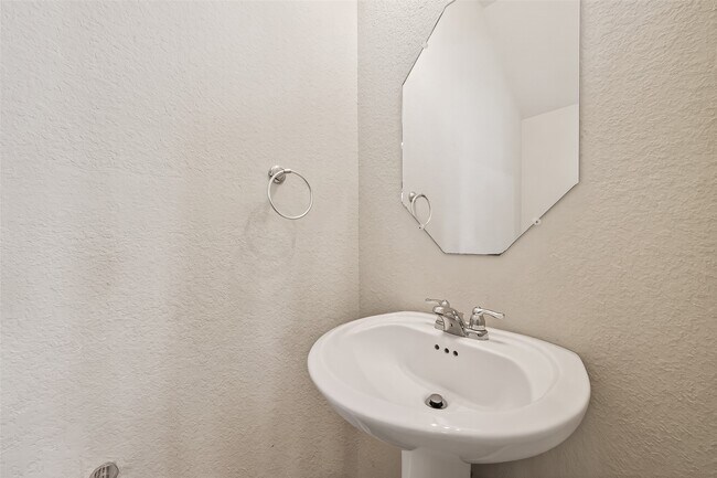 Building Photo - 5739 Manning Crk Trl