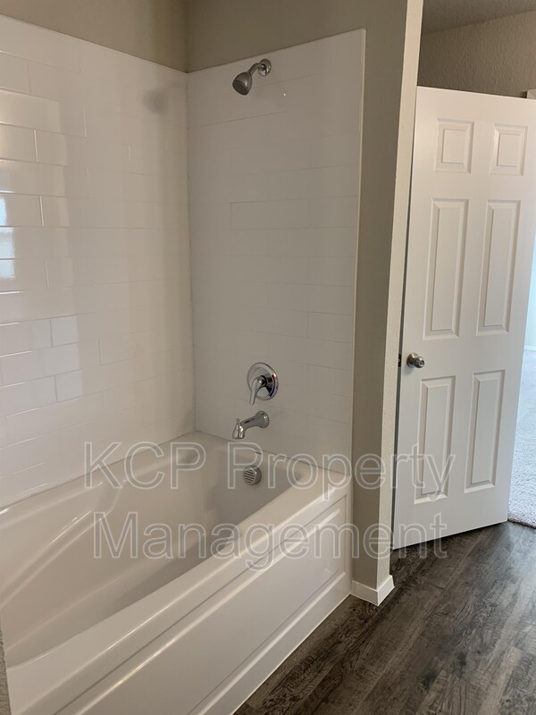 Building Photo - 1127 S Kingfisher Ln
