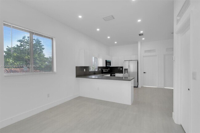Building Photo - 18362 SW 102nd Pl