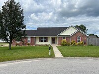 Building Photo - 4 Bed 2 Bath Raeford Home with Fenced Backyard