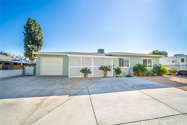 Building Photo - 551 Holladay Pl