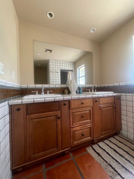 Building Photo - 2641 N Camino Valle Verde