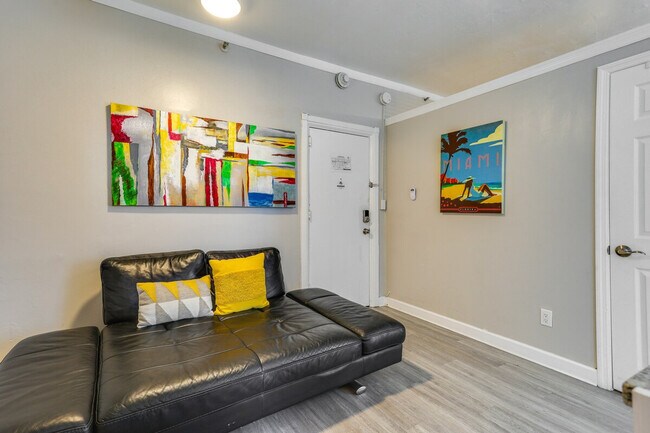 Building Photo - 3700 Collins Ave