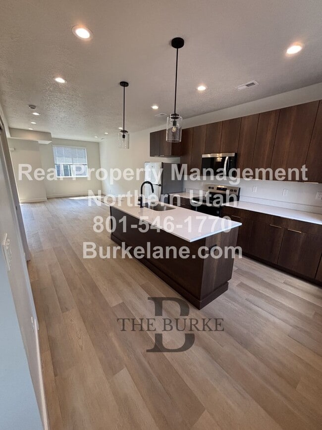 Building Photo - Brand New Townhomes in Farmington