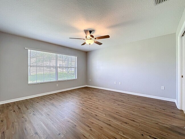 Building Photo - 2 Bedroom, 2 Bath | Lake Community | Dock & Boat Ramp Access