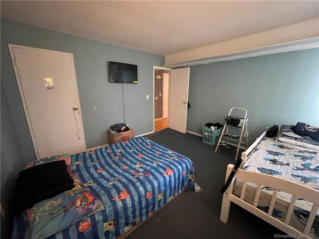 Building Photo - 10 Georgetown Dr