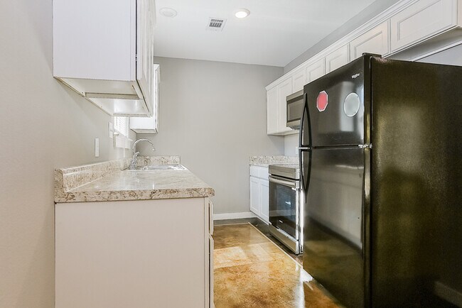 Building Photo - 3-Bedroom Haskell Home