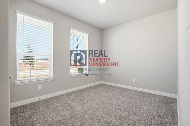 Building Photo - Inviting 4-Bedroom Home with Open Layout in Bella Vista