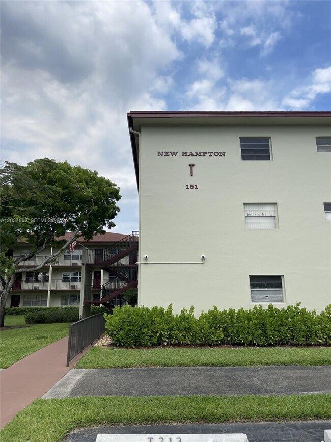 Building Photo - 151 SW 135th Terrace
