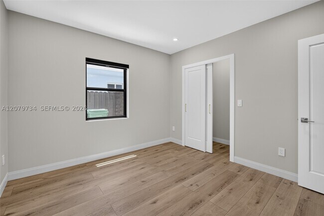 Building Photo - 1011 NW 30th Pl