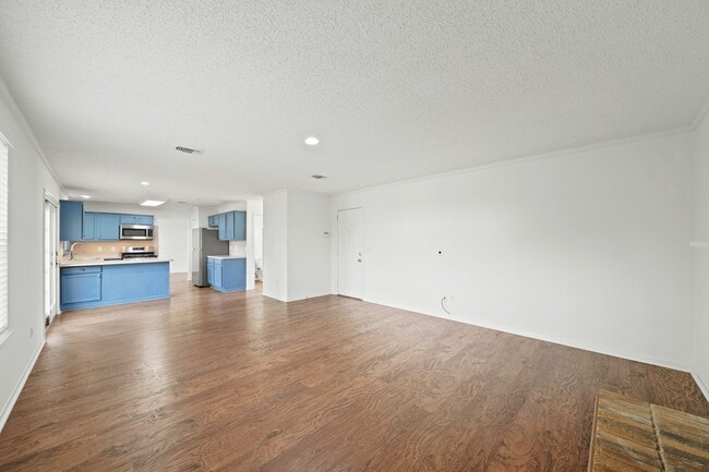 Building Photo - 21226 Park Willow Dr