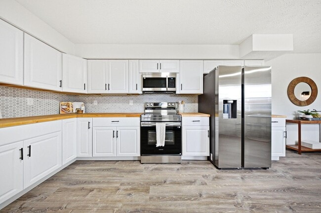 Building Photo - 103 Valleyview Dr