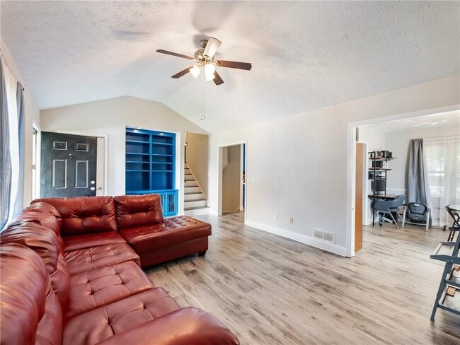 Building Photo - 443 Rhett Dr