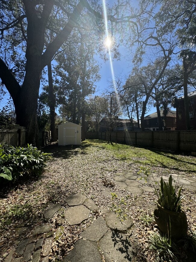 Building Photo - 4 bedroom 3 bath Springfield home with Off street parking