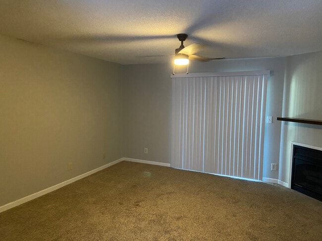 Building Photo - 100 Myrtle Greens Dr