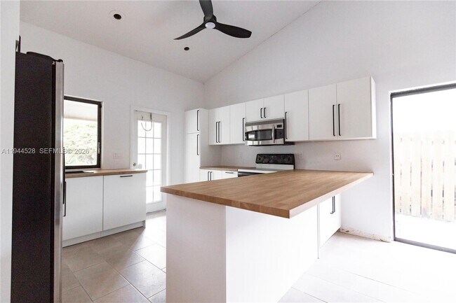 Building Photo - 8775 SW 57th St