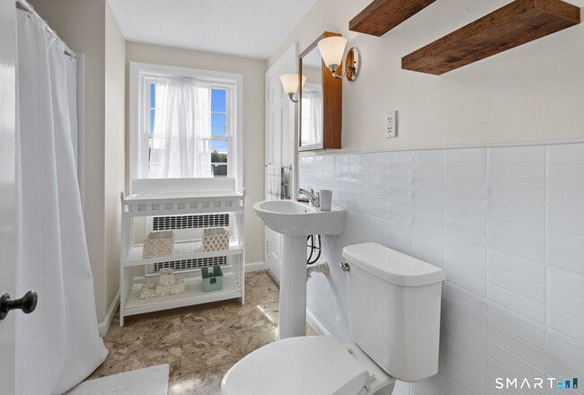 Building Photo - 104 Bentwood Rd