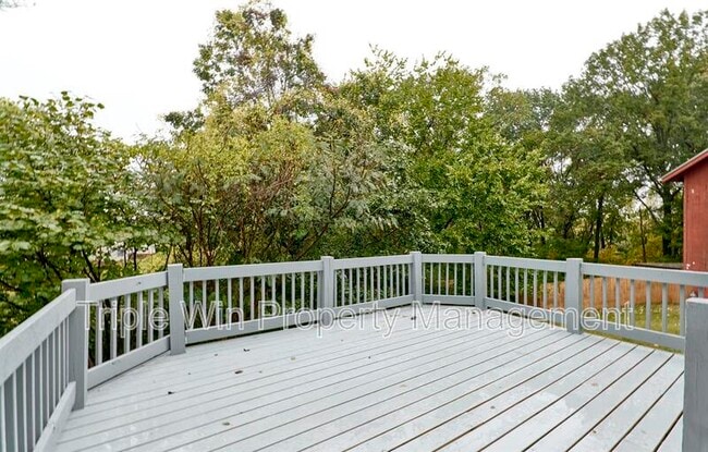 Building Photo - 1661 Rishon Hill Dr