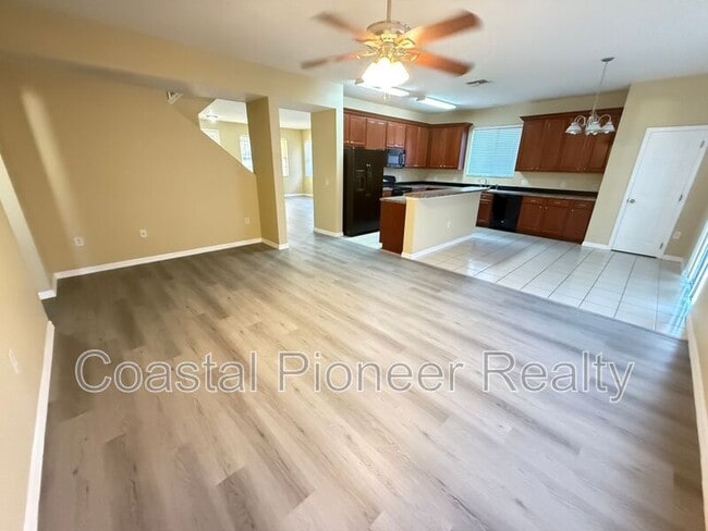 Building Photo - 10337 Stratford Pointe Ave