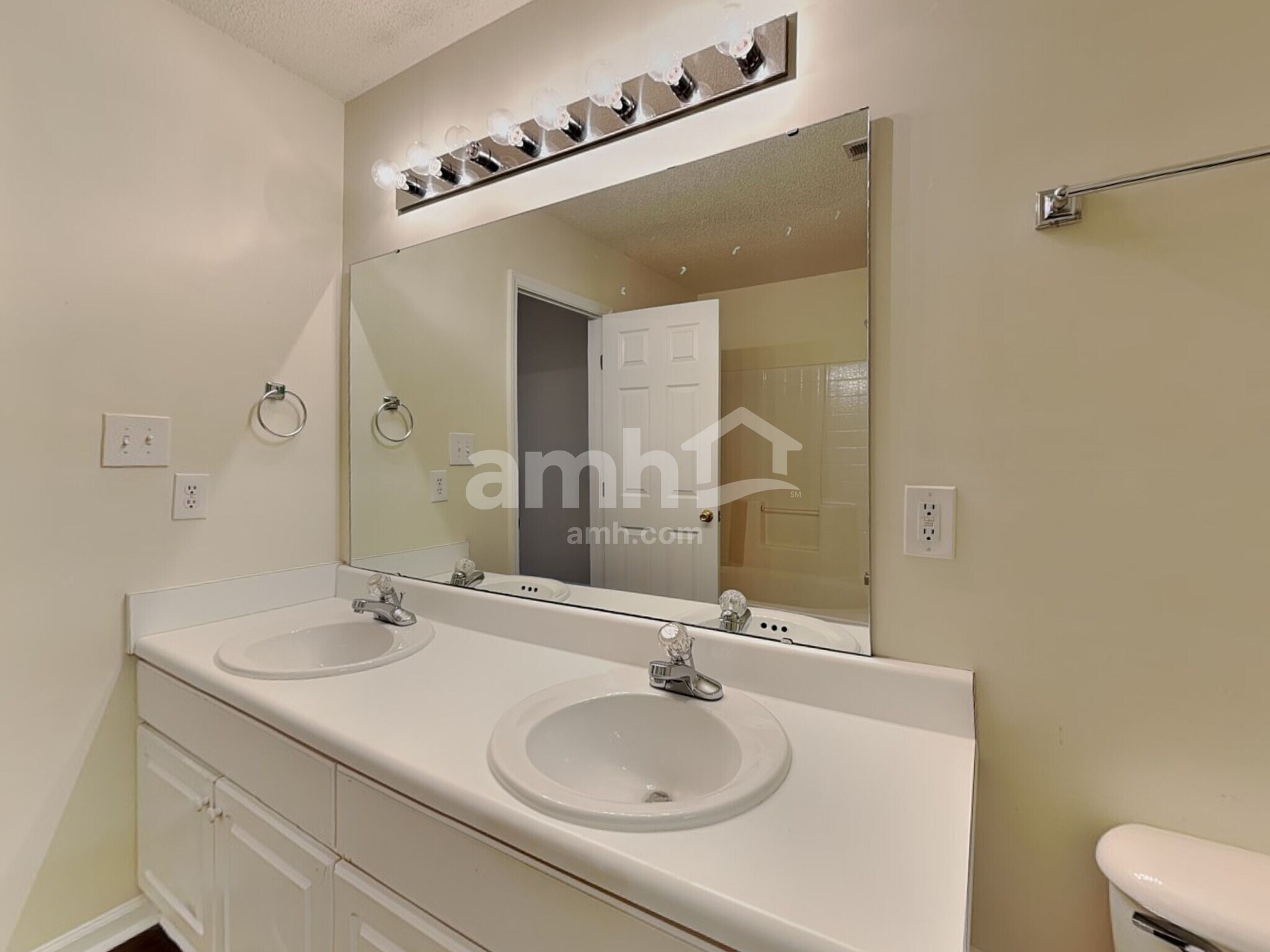 Building Photo - 3605 Enduring Freedom Dr