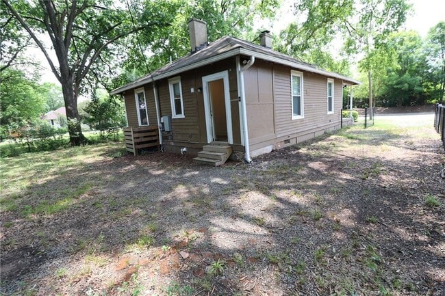 Building Photo - 1009 Taylor St
