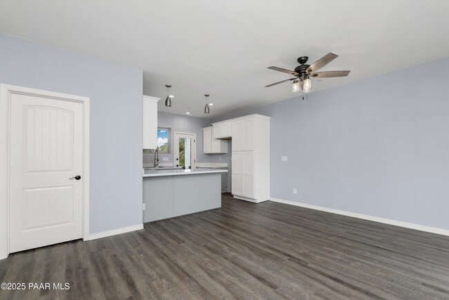 Building Photo - 305 Remington Trail