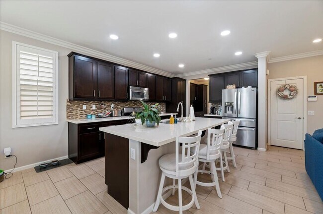 Building Photo - For Rent in Chapman Heights – Cedar Glen C...