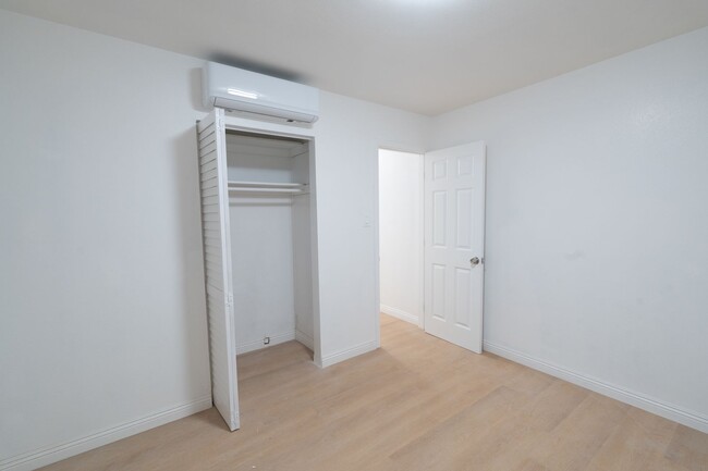 Building Photo - Charming 3 Bedrooms 2 Bathrooms Home $3,50...