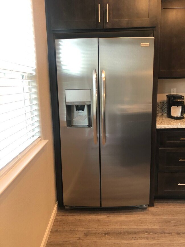 Building Photo - Private Condo in Awesome Rocklin Location!