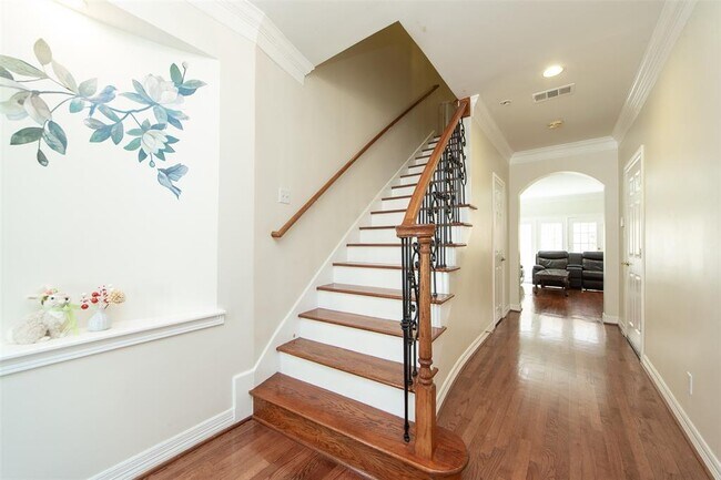 Building Photo - 5115 Fairmont St