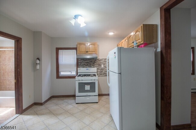 Building Photo - 756 S 17th St