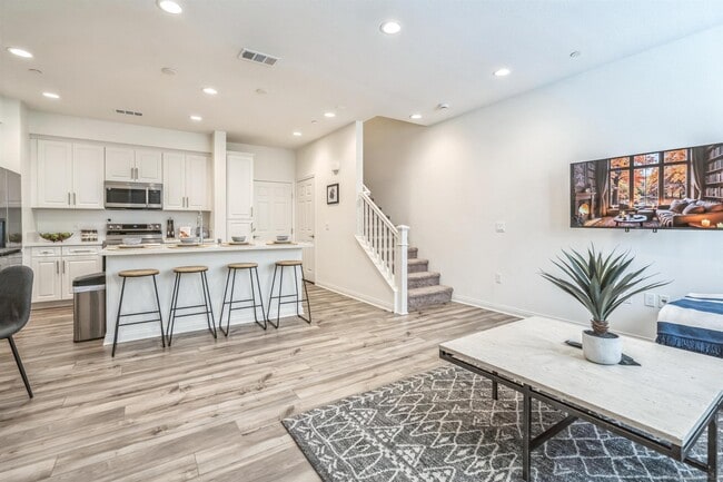 Building Photo - 2018 Barite St