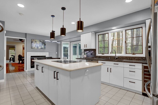 Building Photo - An Unbelievable Rental Opportunity – Grand...
