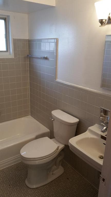 Building Photo - 6849 Country Ln